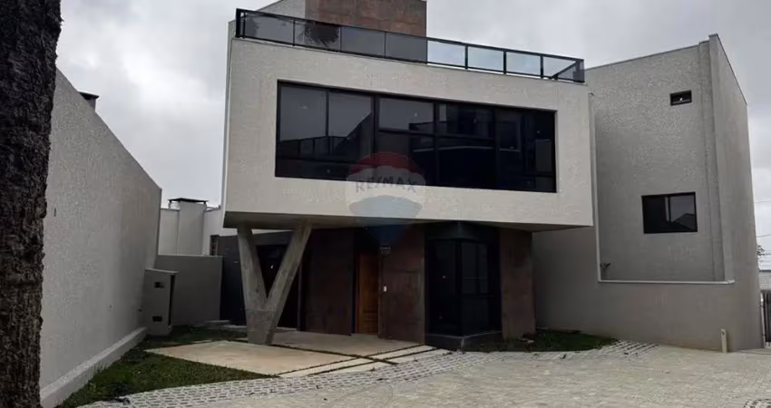 Casa em condomínio nova e moderna, com 03 quartos, bairro uberaba em curitiba