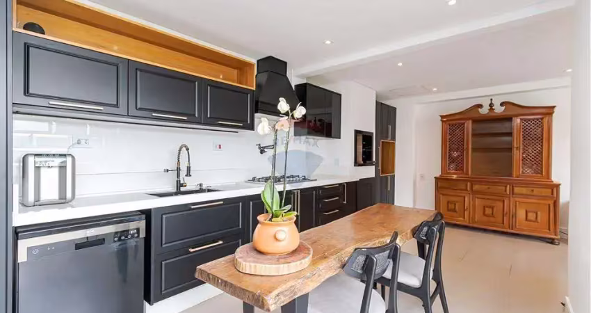 Casa  totalmente térrea  reformada com jardim- 3 quartos