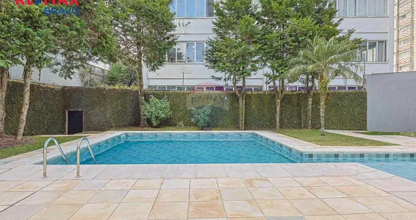 Cobertura à venda no batel, com 300m2, 3 quartos (2 suítes), 3 vagas de garagem, prédio com piscina.