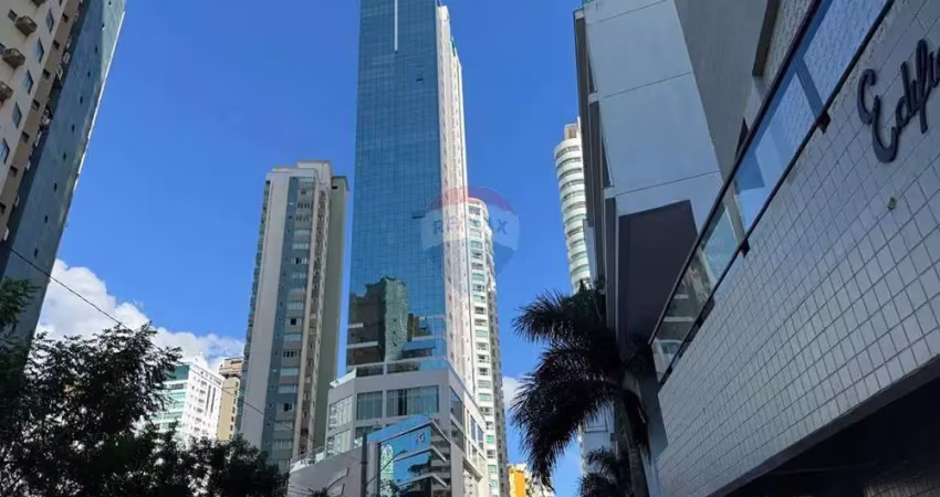 Apartamento em Balneário Camboriú na Quadra Mar da Barra Norte, Edifício Skyline Tower, com 151m2, 4 suítes, 2 vagas de garagem