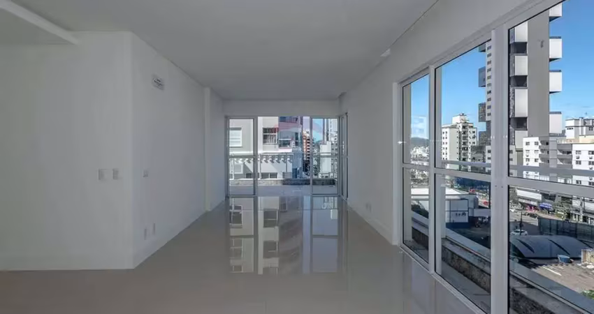 Apartamento a venda com piscina privativa e 3 suítes, 173 m2, 02 vagas de garagem no ed. salvatore residenziale no centro de balneário camboriú sc