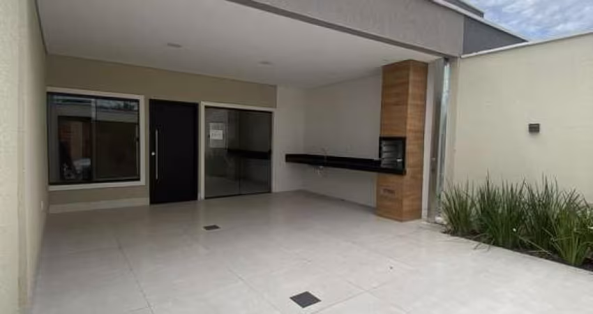 Casa de 3 quartos sendo 1 suíte, 30 metros da Paço Municipal - Senador Canedo