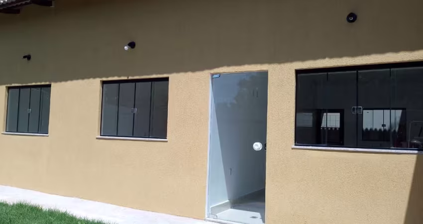 Casa de 3 Quartos com Suíte - Residencial Portugal - Senador Canedo