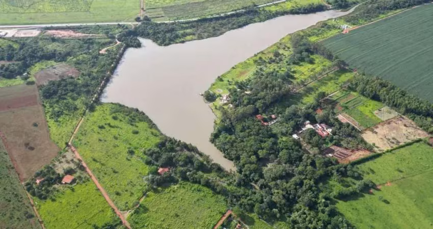 Chácara de 1.322m² com 284,8m² construídos – senador canedo