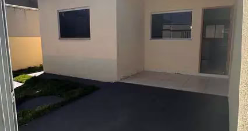 Casa de esquina com quintal amplo – jardim canedo 2