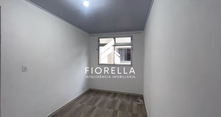 Apartamento a venda com 02 dormitórios localizado no bairro Praia Comprida - São José/SC