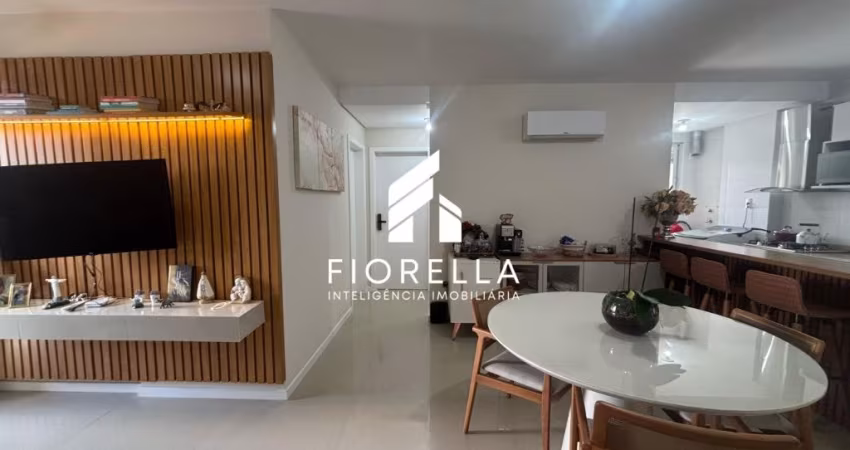 Apartamento de 02 dormitórios, sendo 01 suíte, à venda, no bairro Campinas em São José