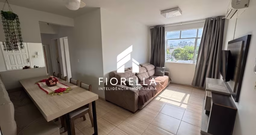 Apartamento com 3 dormitórios, sendo 1 suíte no bairro Estreito em Florianópolis
