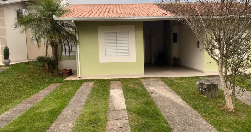 Casa em condomínio fechado com 02 suítes no Condomínio Terranova em Palhoça - SC