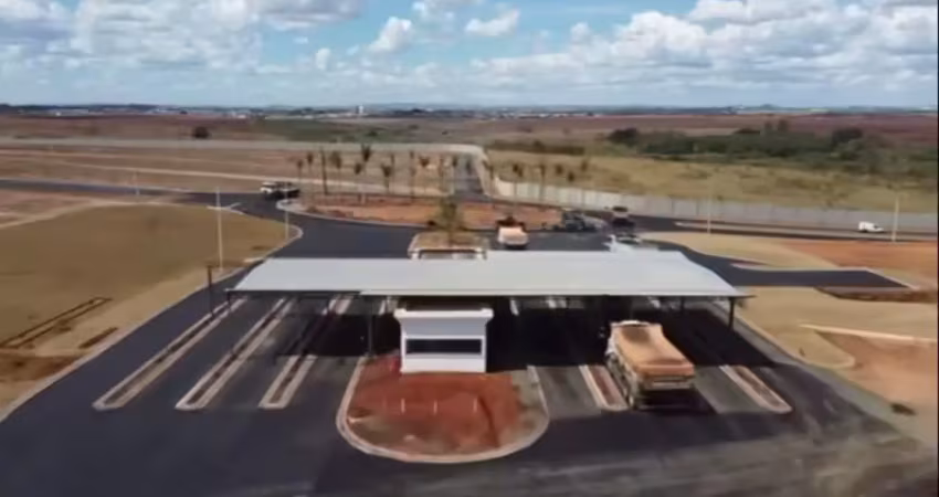 Terreno loteamento fechado 211 m², lazer completo, facil acesso à região