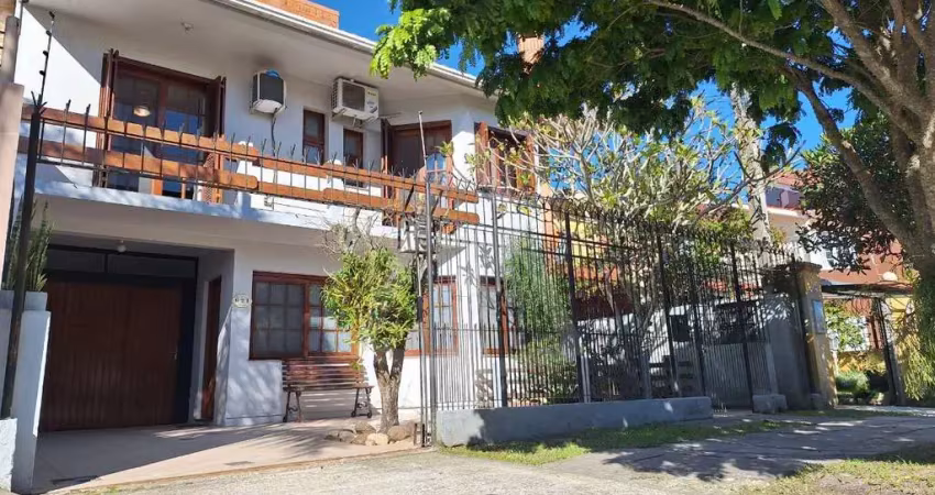 Casa com 4 quartos à venda na Professor Carlos Henrique Nogueira, 621, Centro, Pelotas