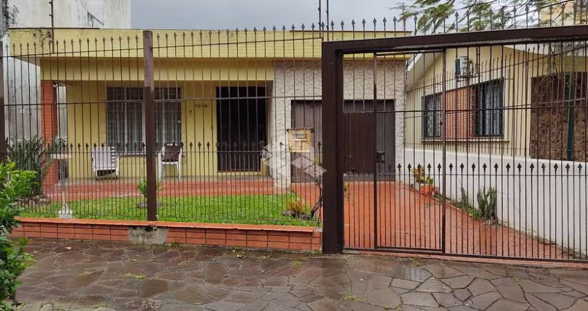 CASA 3 DORM NO BAIRRO PASSO D' AREIA EM PORTO ALEGRE