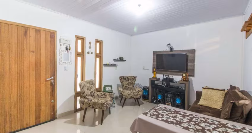 CASA NA AVENIDA ECOVILLE COM 3 DORMITÓRIOS, E PÁTIO AMPLO