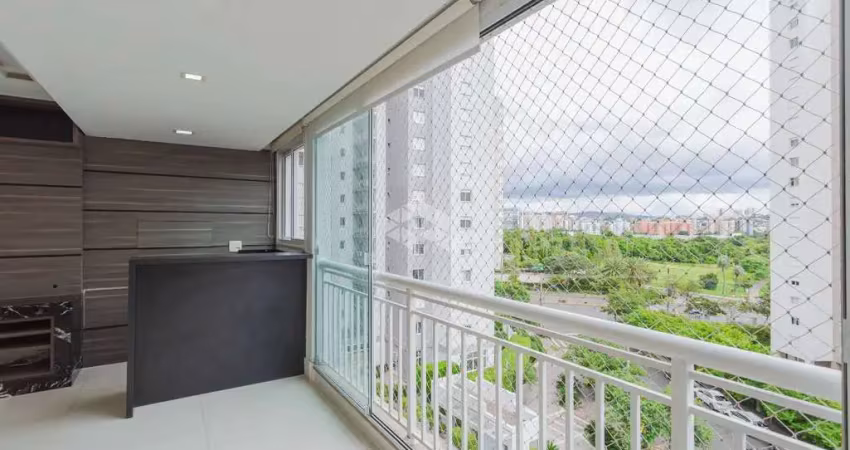 Apartamento com três suítes, de frente pro pq germânia