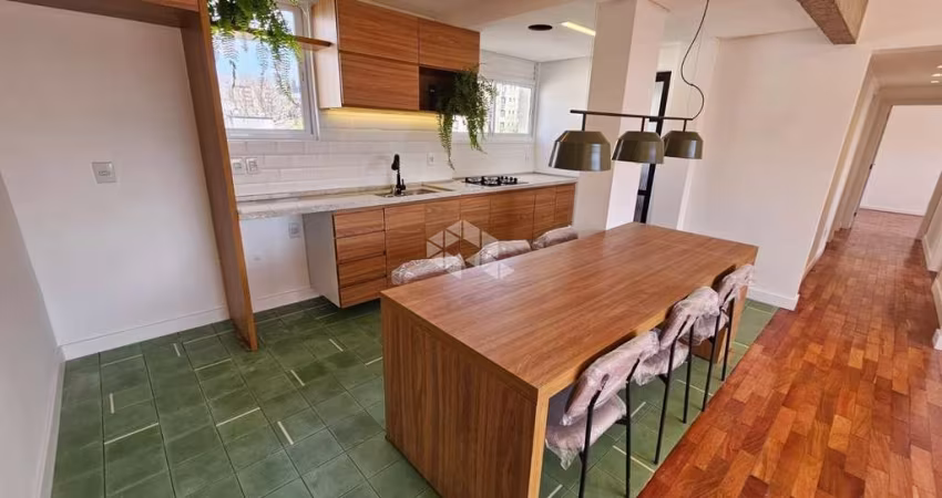 Apartamento Reformado, no bairro Rio Branco