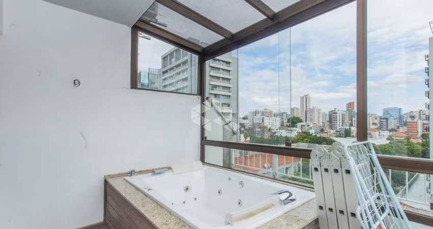 Cobertura no bairro Auxiliadora, com duas vagas e linda vista