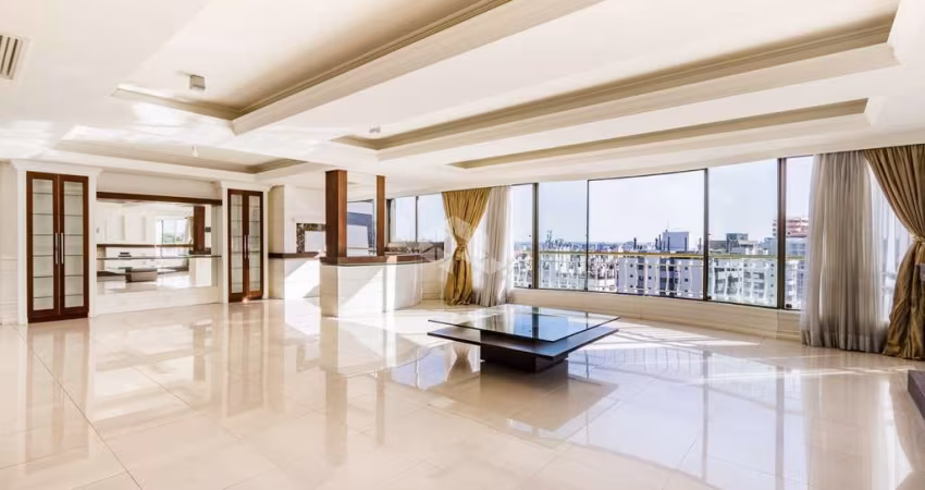 Apartamento com 185m² e três vagas, junto ao Parcão