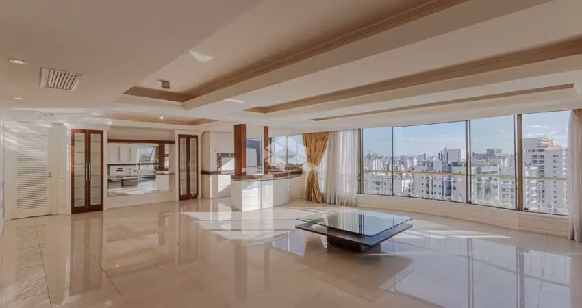 Apartamento com 179 m² e três vagas, junto ao parcão