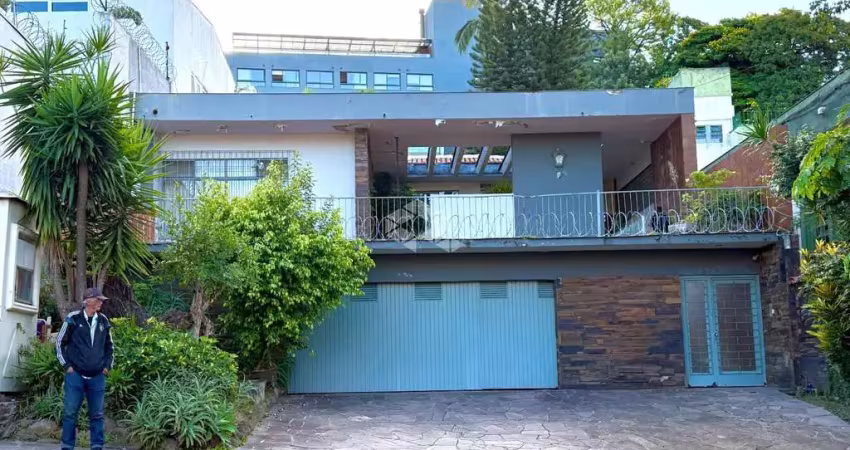 Casa com 3 quartos à venda na Rua Matias José Bins, 371, Três Figueiras, Porto Alegre