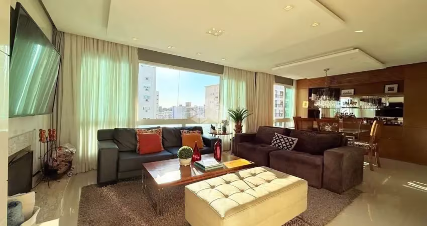 Apartamento com três suítes e três vagas, infra completa, perto do iguatemi