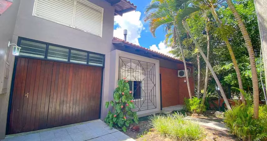 Casa com 4 dormitórios, 1 suíte e 2 vagas no bairro jardim itú sabará em porto alegre- rs!