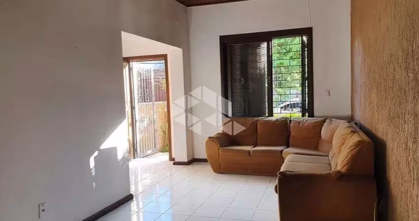Casas sobrados com 2 casas independentes em um terreno no bairro glória