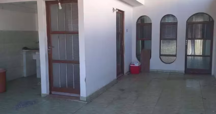 Casa para Venda em Itu, Vila Nova, 2 dormitórios, 1 suíte, 2 banheiros, 2 vagas