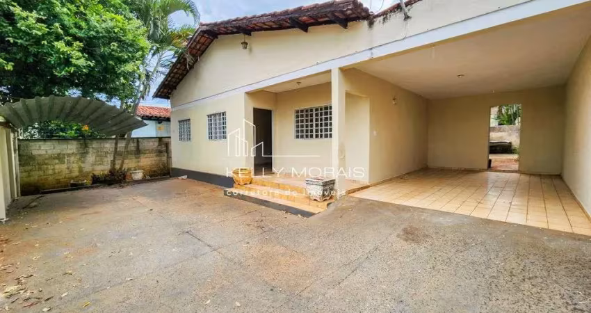 Área 636m² - casa 4 quartos, laje, quintal + barracão - st leste universitário