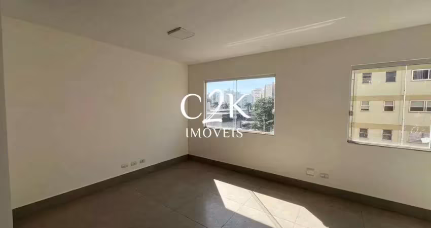 Apartamento reformado com excelente localização no setor aeroporto