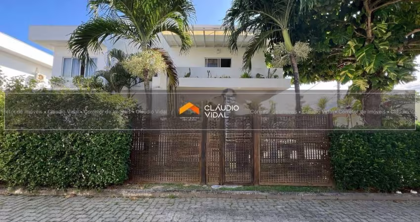 Encantadora casa duplex, 266 m² com 4/4, Buraquinho em Lauro de Freitas- BA