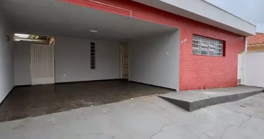 Imperdível oportunidade de adquirir casa com 3 quartos e 2 vagas de garagem no Centro de Birigui-SP!
