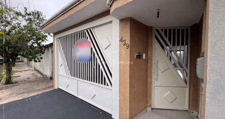 Casa á Venda no Parque das Nações em Birigui, casa com; 3 quartos sendo um deles suíte com closet, sala de TV, cozinha e garagem coberta com 2 vagas