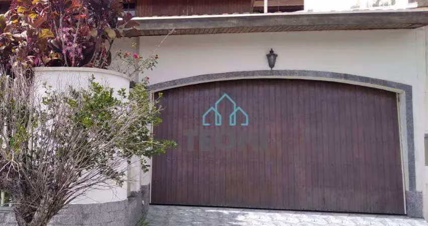 Sobrado com 4 dormitórios (3 suítes) à venda, 240 m² por R$ 900.000 - Campos Elíseos - Taubaté/SP