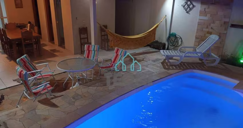 Sobrado com 3 dormitórios sendo 1 suíte à venda, 200 m² por R$ 900.000 - Parque Esperança - Taubaté/SP