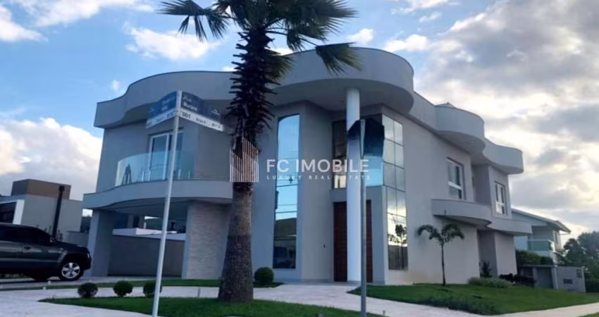 Casa de alto padrão com 3 suítes,  à venda no condomínio Caledônia em Camboriú/SC