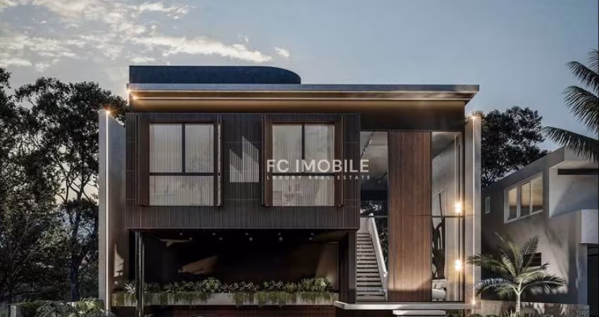 Casa com 720 m² privativos, 4 suítes, à venda no Condomínio Bella Vista Residence Club em Balneário Camboriú