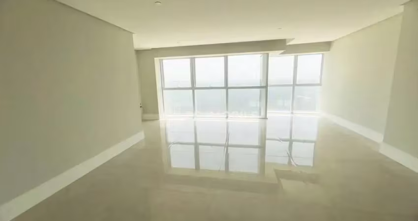Apartamento frente mar com 4 suítes, à venda no Edifício One Tower em Balneário Camboriú