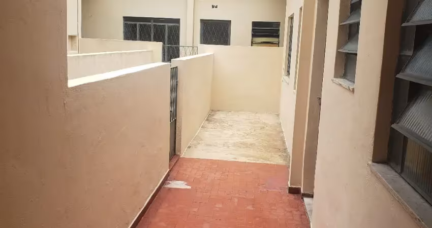 Casa em conjunto residencial tranquilo