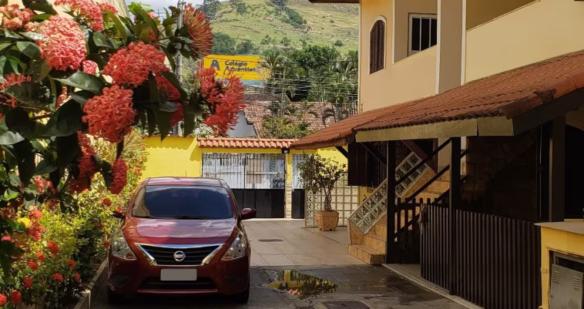 Casa Excelente no Bairro da Luz em Condomínio Fechado!