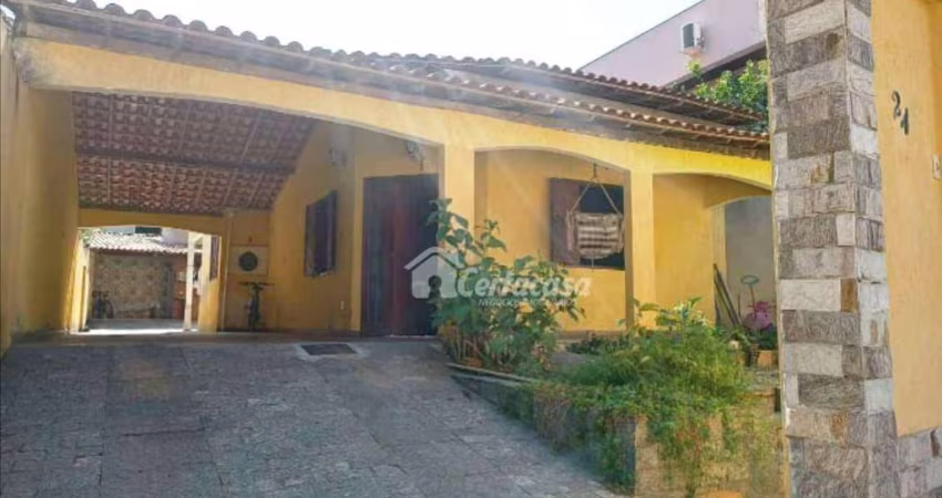 Casa com 3 dormitórios à venda, 163 m² por R$ 420.000 - Condomínio Chácara da Aldeia - São Pedro da Aldeia/RJ