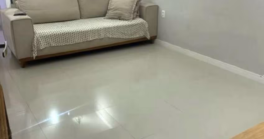 Venda Apto Reformado de 2 Quartos, sendo 1 suíte, na Vila Matias em Santos - SP