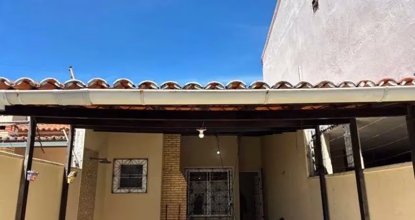 Casa com 3 quartos à venda na Rua Amélia Alves Bezerra, Parque Dois Irmãos, Fortaleza