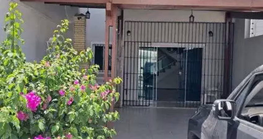 Casa com 3 quartos à venda na Rua Dracena, Centro, Eusébio