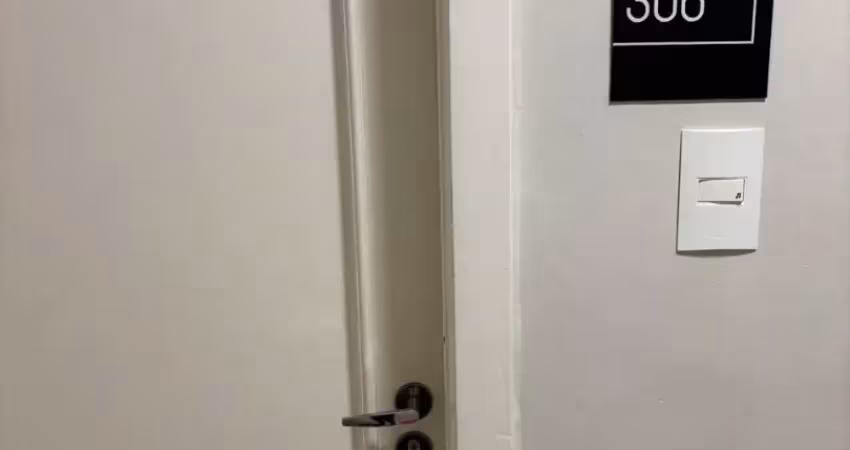 Apartamento ensolarado em ótima localização, 2 quartos, sala, cozinha