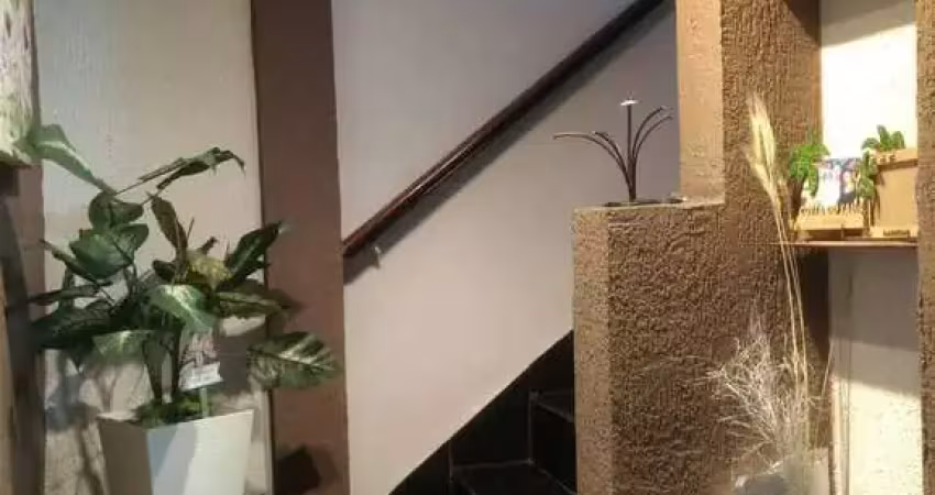 Casa com 2 dormitórios no Ipiranga  Sobrado na Vila Monumento