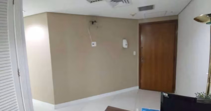 Conjunto comercial com 2 salas para locação em Moema