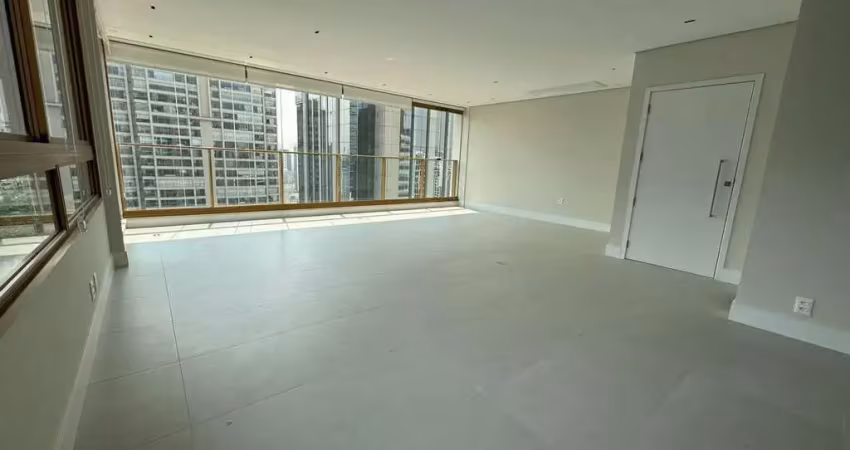 Apartamento com 3 dormitórios para locação no Itaim Bibi