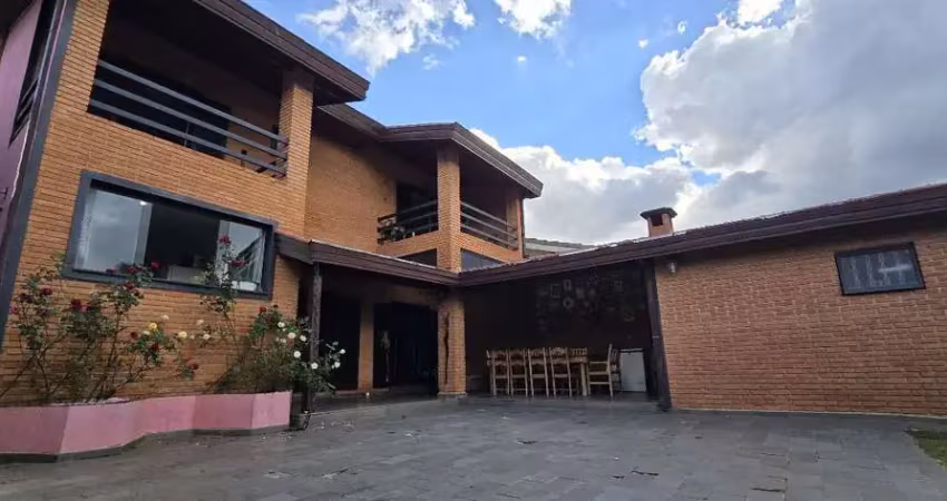 Casa com 4 quartos e quintal garamado no jardim dos pinheiros em atibaia sp
