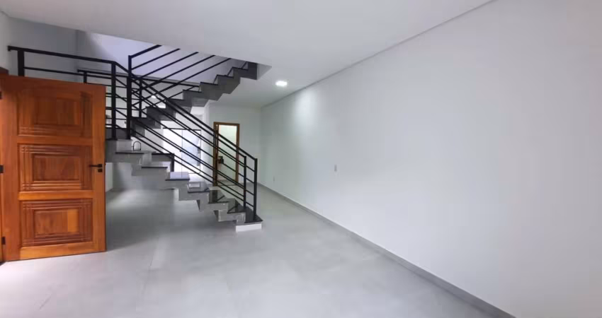 LINDO SOBRADO COM 3 QUARTOS COM VISTA PARA A PEDRA GRANDE
