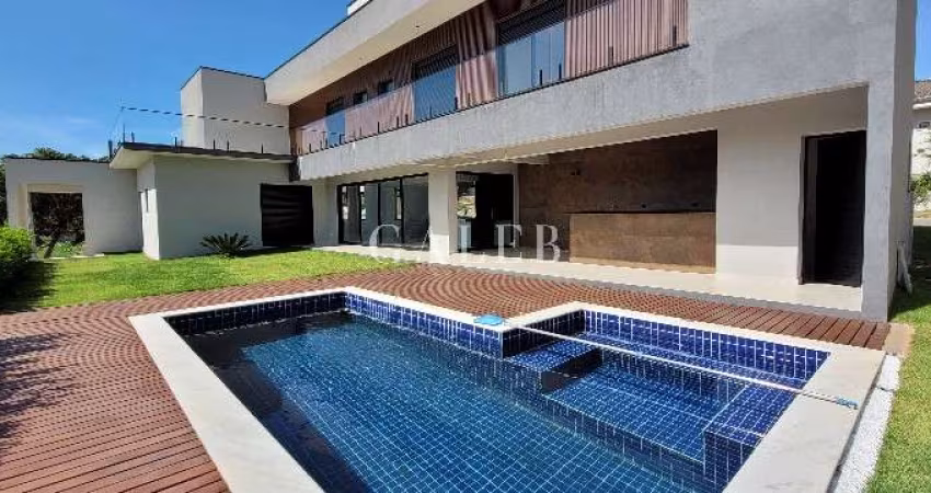 Mansão Nova em Condominio Fechado com Portaria e Controle de Acesso!